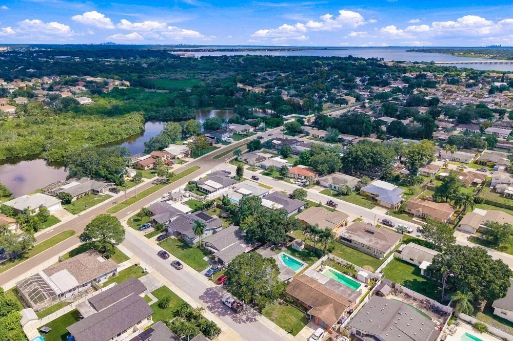 1806 DRIFTWOOD CIRCLE S Oldsmar, FL 34677