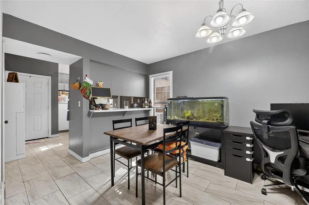 5601 ASHLEY OAKS DRIVE #6 Tampa, FL 33617