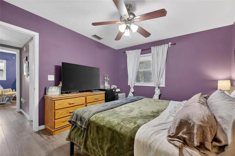 5601 ASHLEY OAKS DRIVE #6 Tampa, FL 33617