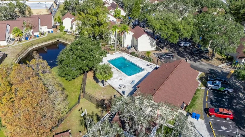 5601 ASHLEY OAKS DRIVE #6 Tampa, FL 33617