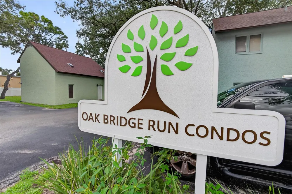 5601 ASHLEY OAKS DRIVE #6 Tampa, FL 33617