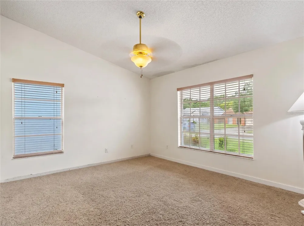 9823 SIR FREDERICK STREET Tampa, FL 33637