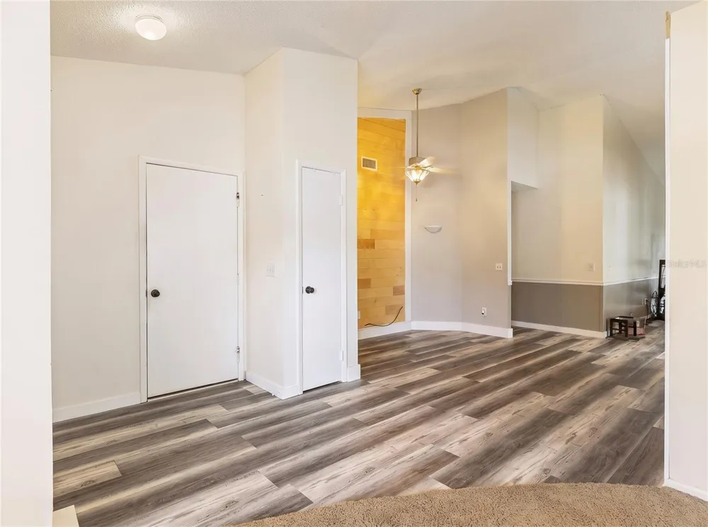 9823 SIR FREDERICK STREET Tampa, FL 33637