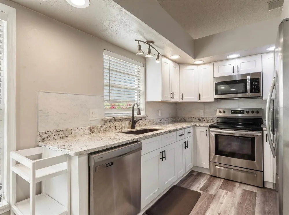 9823 SIR FREDERICK STREET Tampa, FL 33637