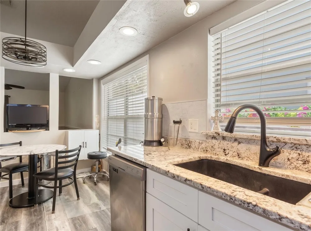 9823 SIR FREDERICK STREET Tampa, FL 33637