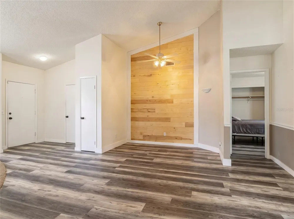 9823 SIR FREDERICK STREET Tampa, FL 33637