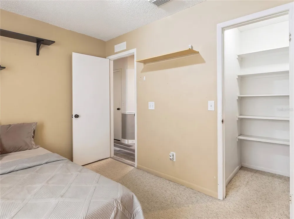 9823 SIR FREDERICK STREET Tampa, FL 33637