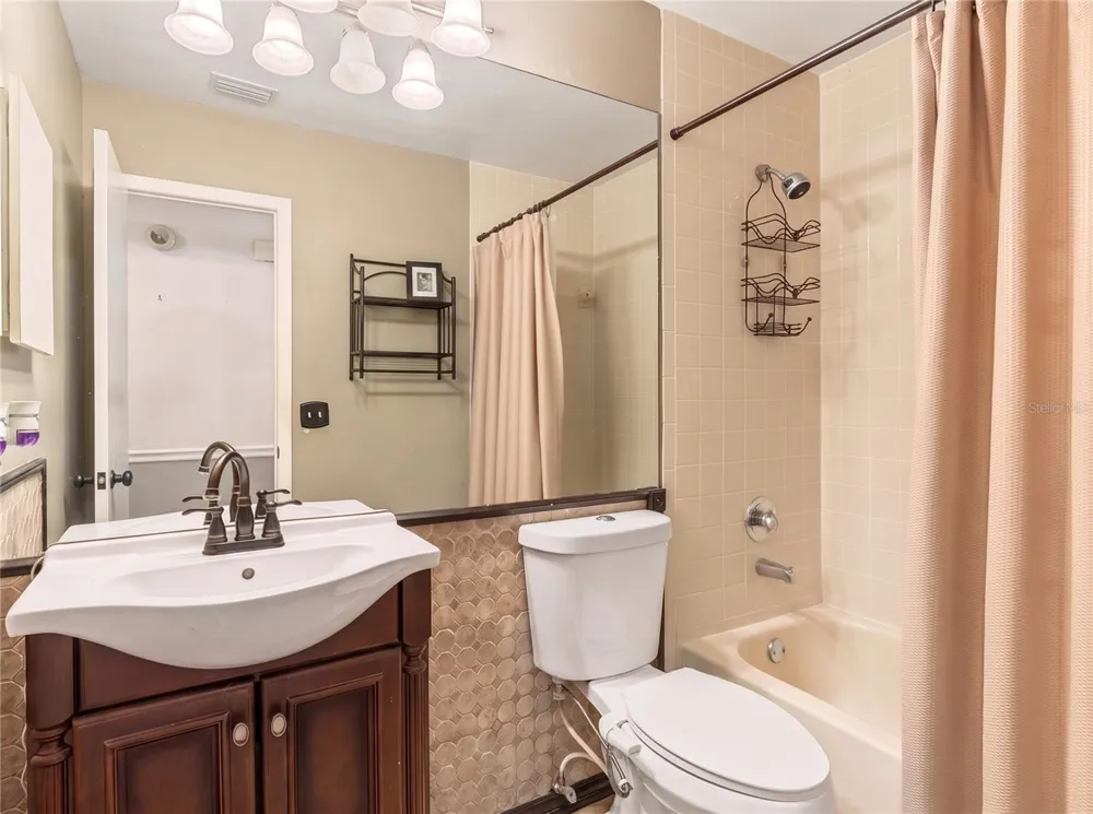 9823 SIR FREDERICK STREET Tampa, FL 33637