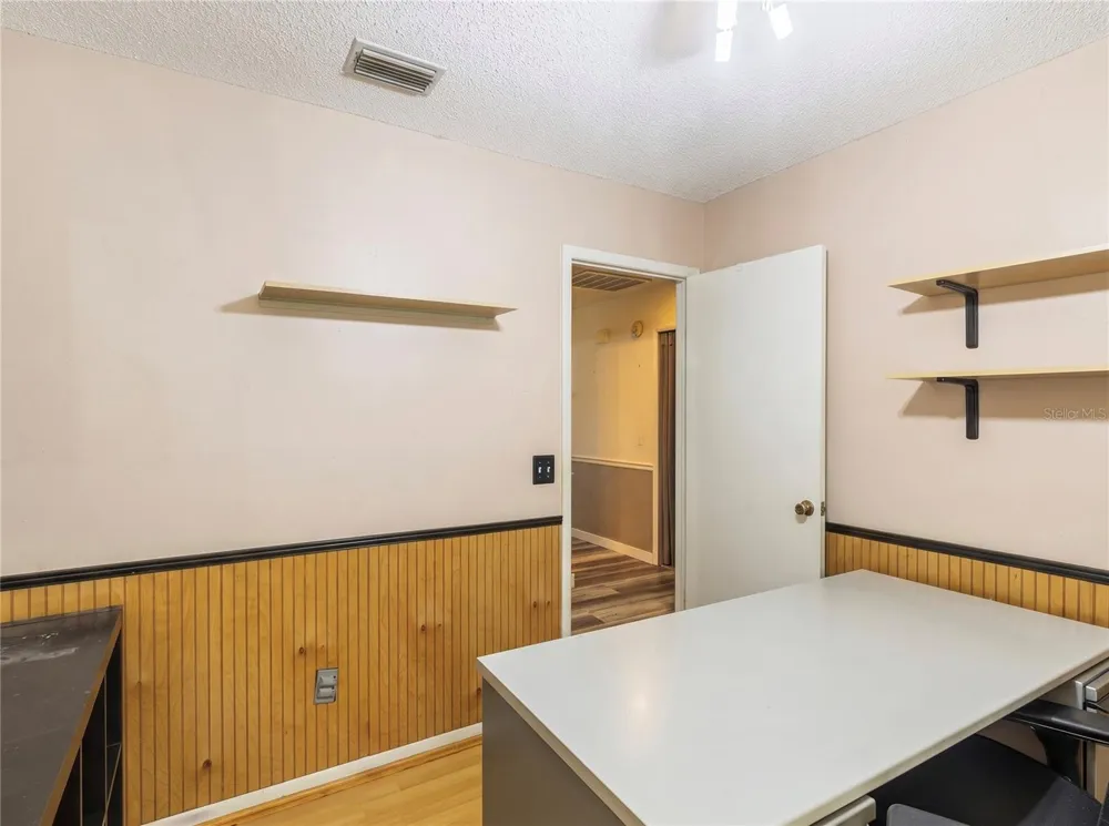 9823 SIR FREDERICK STREET Tampa, FL 33637