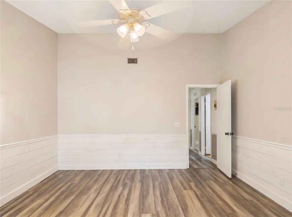 9823 SIR FREDERICK STREET Tampa, FL 33637