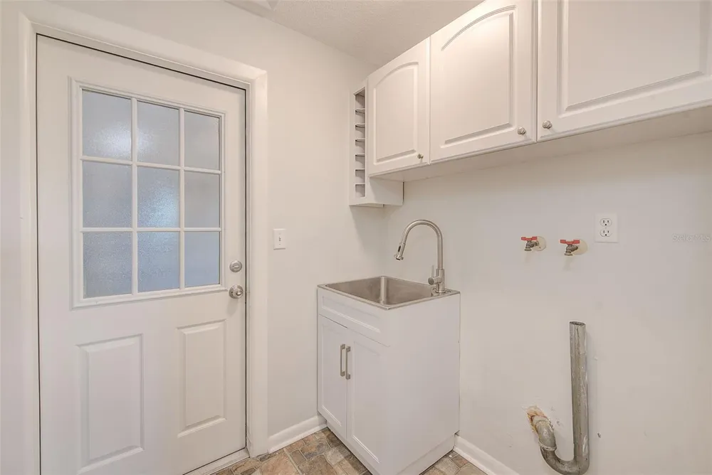 513 HARBOR DRIVE Indian Rocks Beach, FL 33785