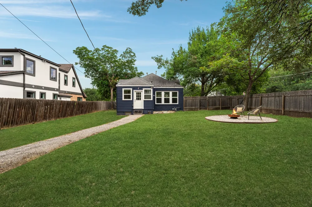 1612 Travis Heights Boulevard Austin, TX 78704