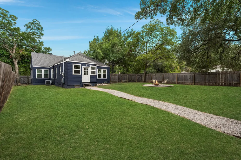 1612 Travis Heights Boulevard Austin, TX 78704