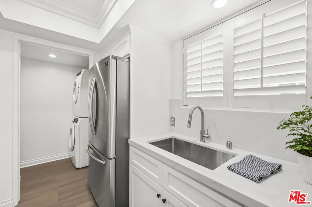 4164 Tujunga Avenue #103 Studio City, CA 91604