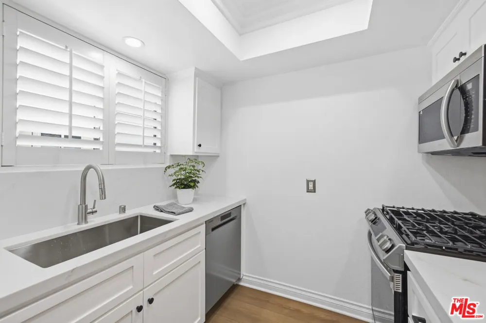 4164 Tujunga Avenue #103 Studio City, CA 91604