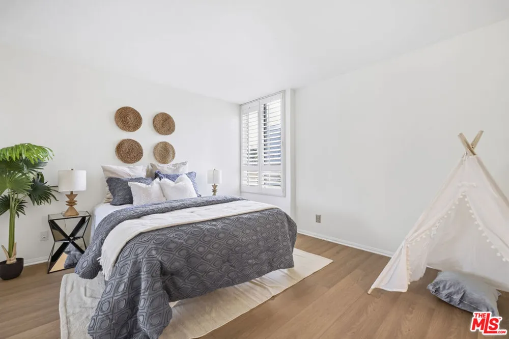 4164 Tujunga Avenue #103 Studio City, CA 91604