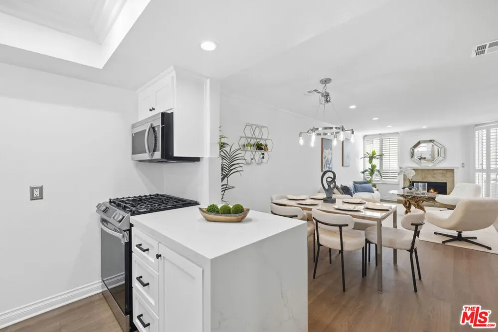 4164 Tujunga Avenue #103 Studio City, CA 91604