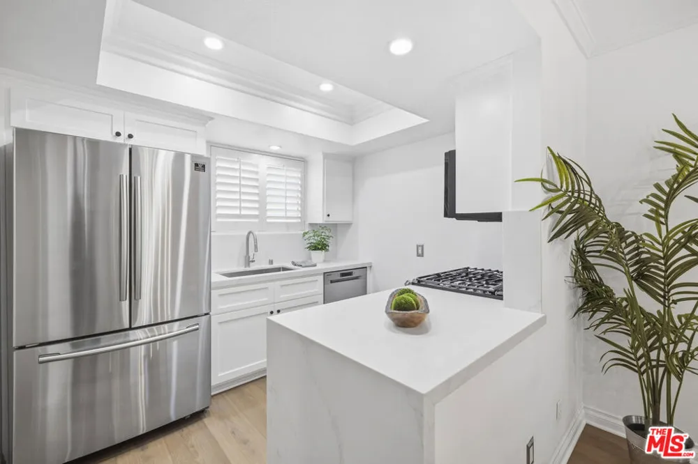 4164 Tujunga Avenue #103 Studio City, CA 91604
