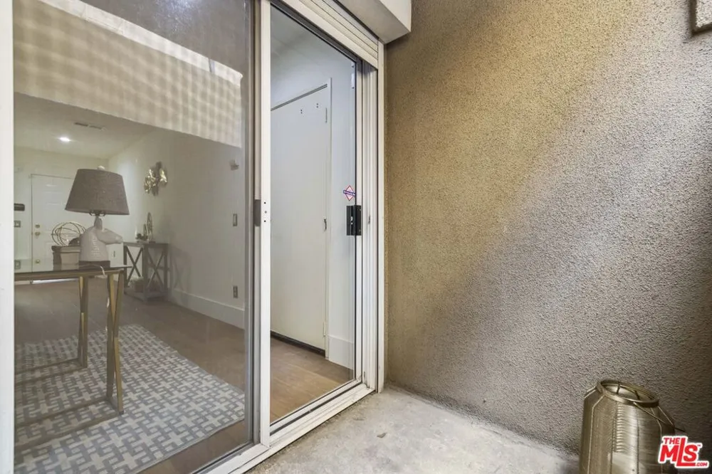 4164 Tujunga Avenue #103 Studio City, CA 91604