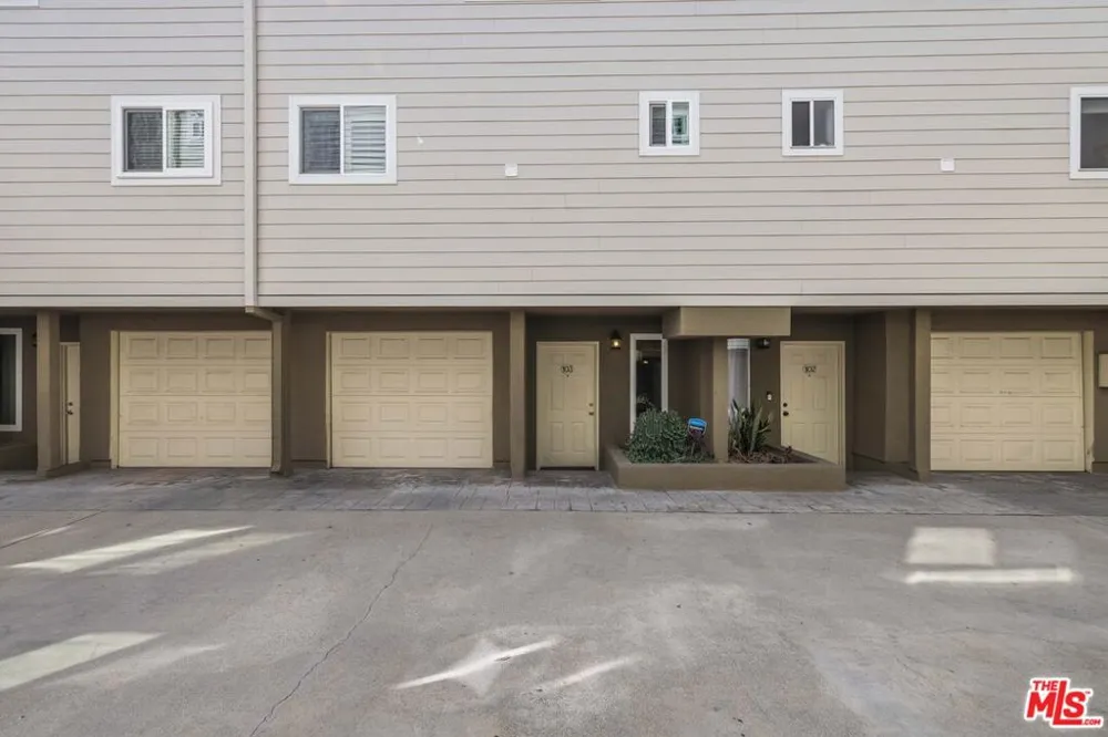 4164 Tujunga Avenue #103 Studio City, CA 91604