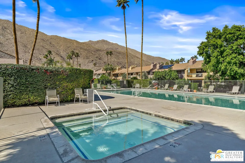 215 Calle Bravo Palm Springs, CA 92264