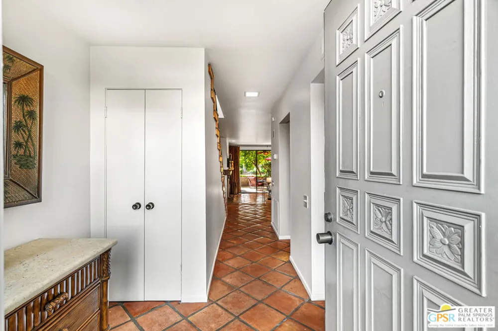 215 Calle Bravo Palm Springs, CA 92264