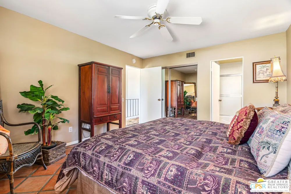 215 Calle Bravo Palm Springs, CA 92264