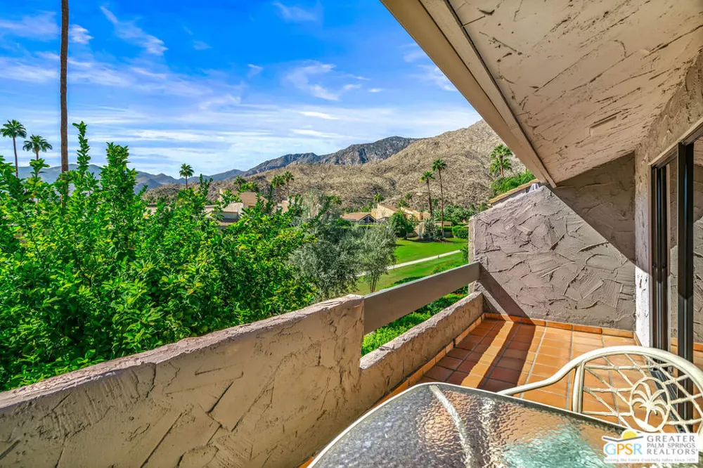 215 Calle Bravo Palm Springs, CA 92264