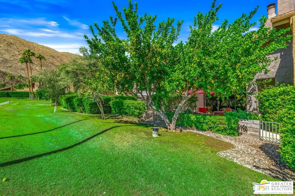 215 Calle Bravo Palm Springs, CA 92264