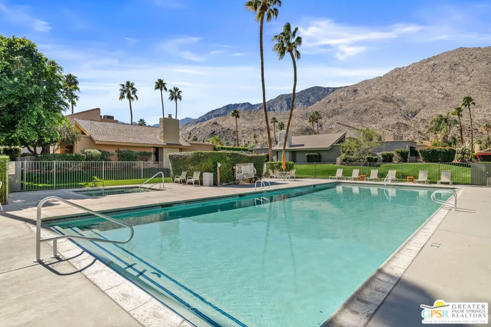215 Calle Bravo Palm Springs, CA 92264