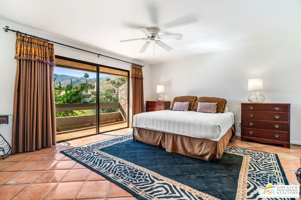 215 Calle Bravo Palm Springs, CA 92264