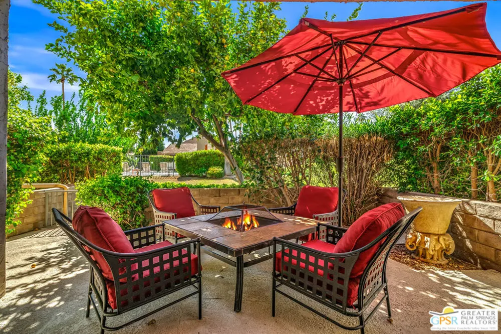 215 Calle Bravo Palm Springs, CA 92264
