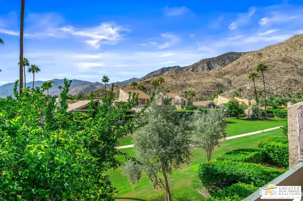 215 Calle Bravo Palm Springs, CA 92264