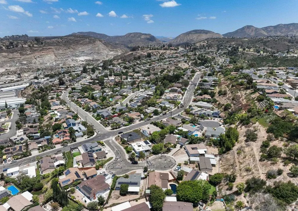 7118 Conestoga San Diego, CA 92120