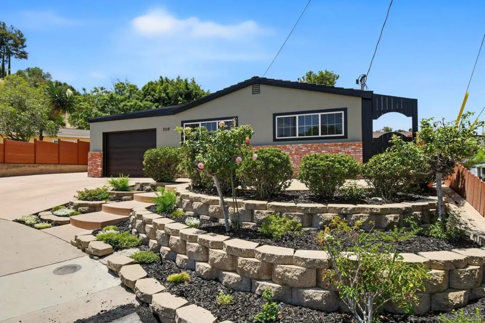 7118 Conestoga San Diego, CA 92120