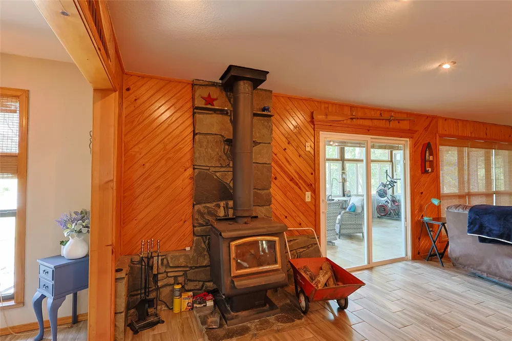 121922 S 4109 ROAD Eufaula, OK 74432