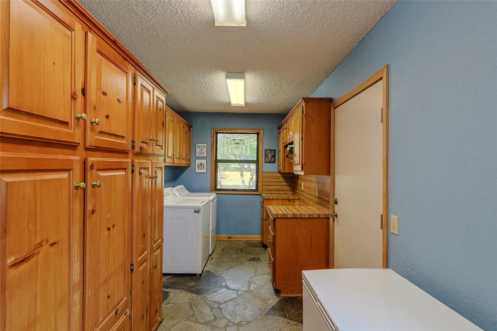 121922 S 4109 ROAD Eufaula, OK 74432