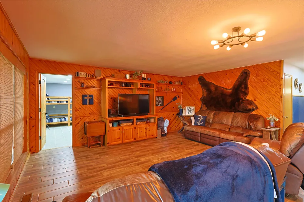 121922 S 4109 ROAD Eufaula, OK 74432