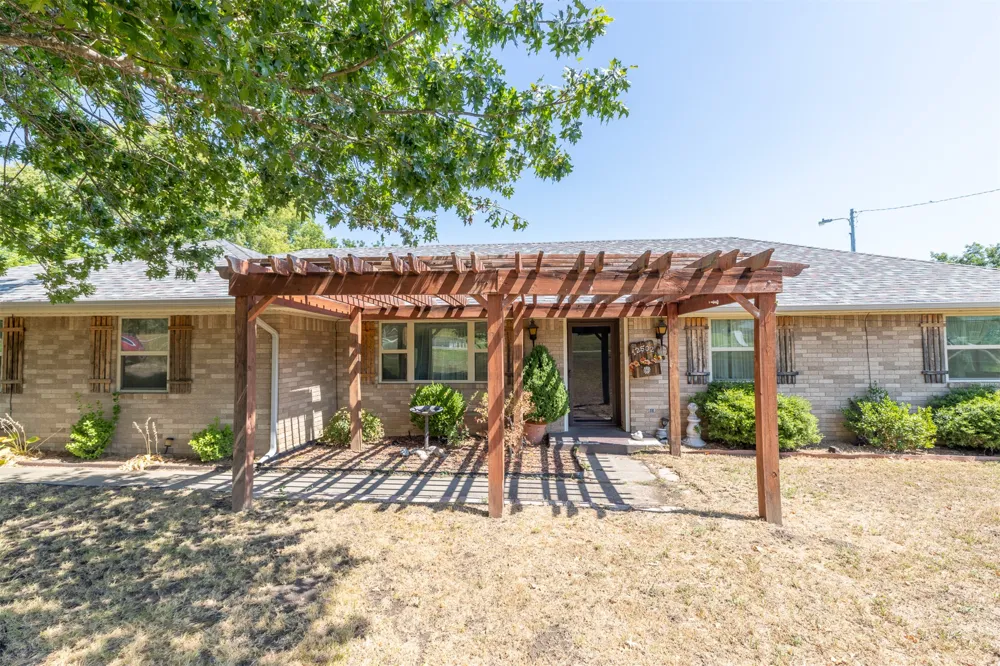 12502 County Road 3570 Ada, OK 74820