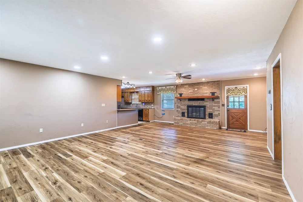 12502 County Road 3570 Ada, OK 74820