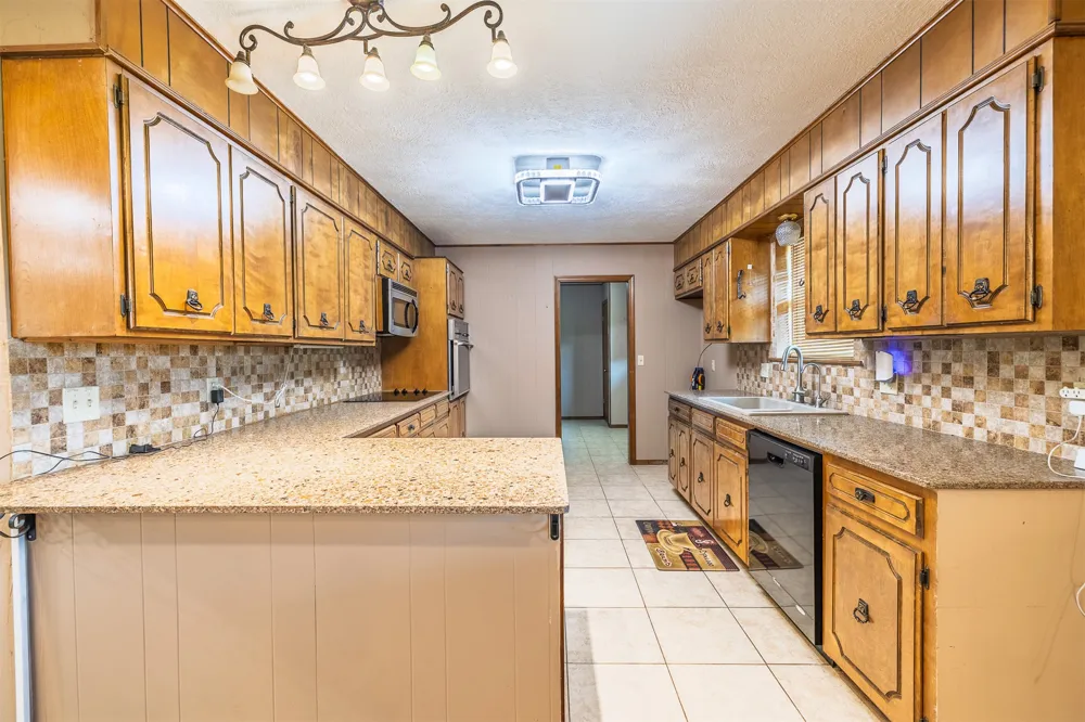 12502 County Road 3570 Ada, OK 74820