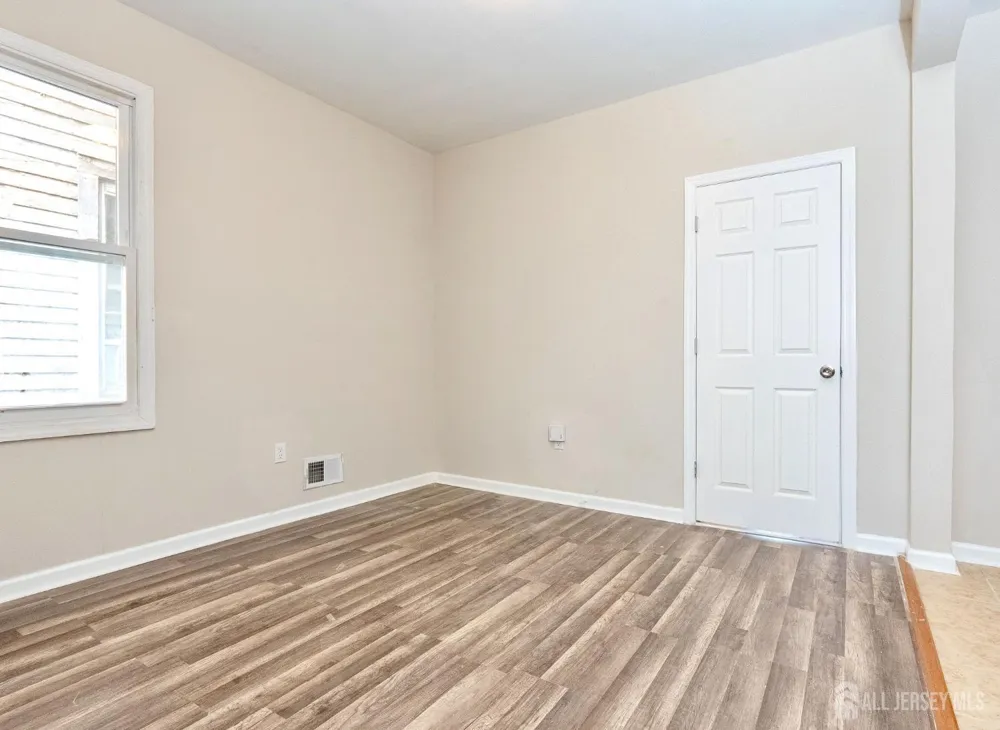 186 17th Street #1 East Orange, NJ 07017