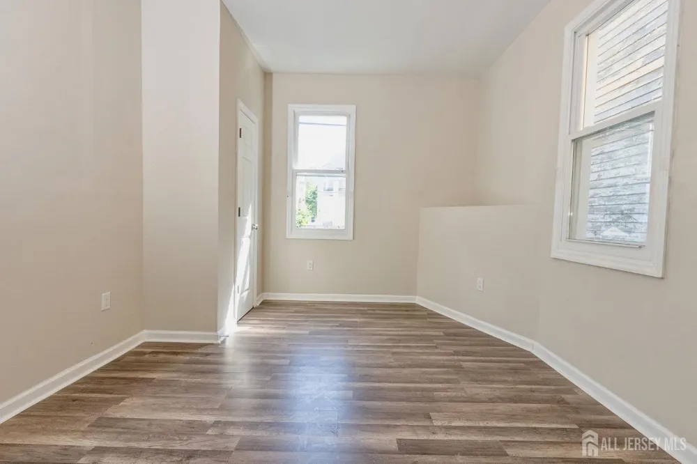 186 17th Street #1 East Orange, NJ 07017