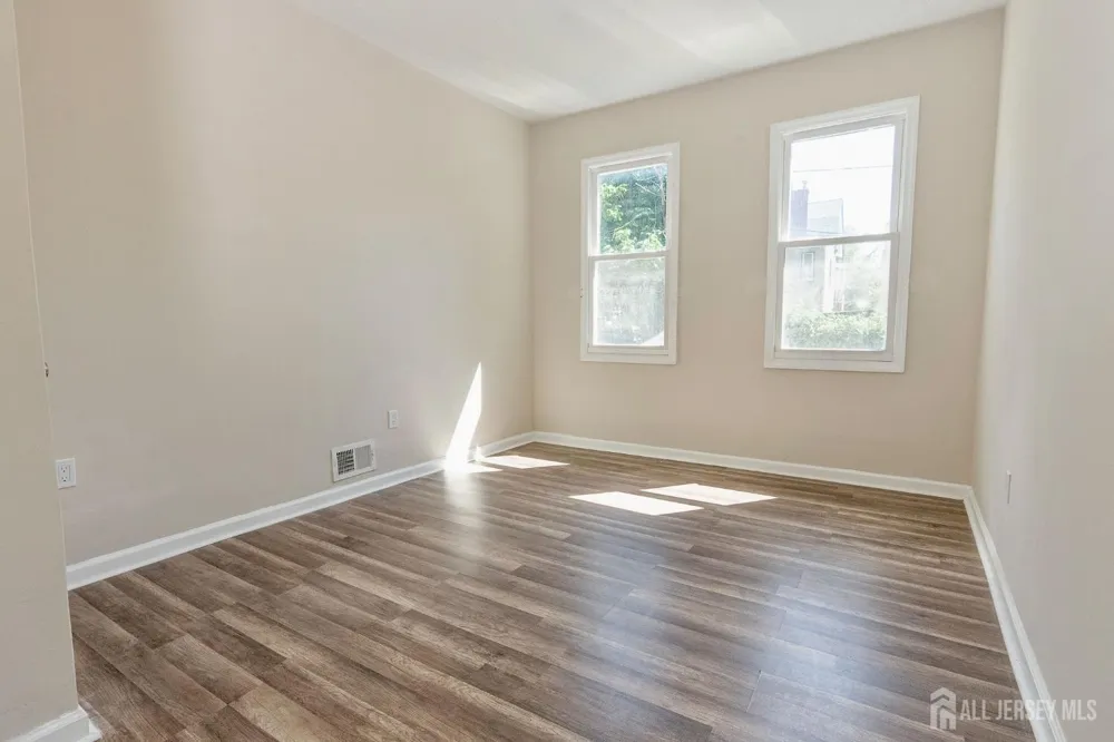 186 17th Street #1 East Orange, NJ 07017