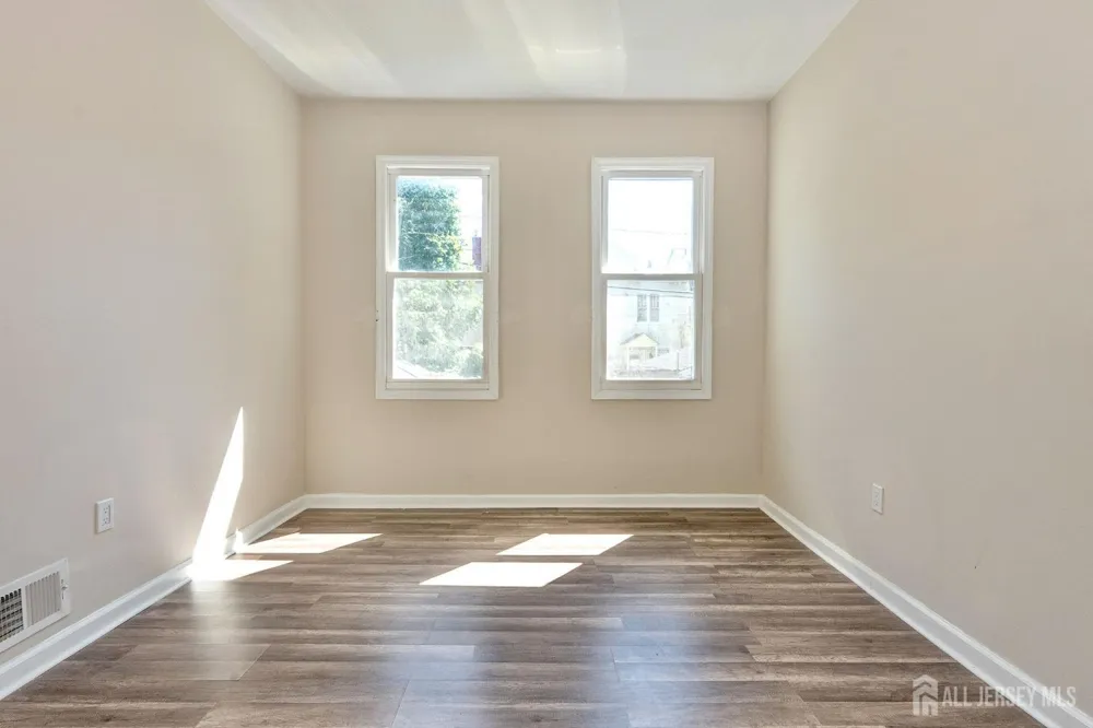 186 17th Street #1 East Orange, NJ 07017