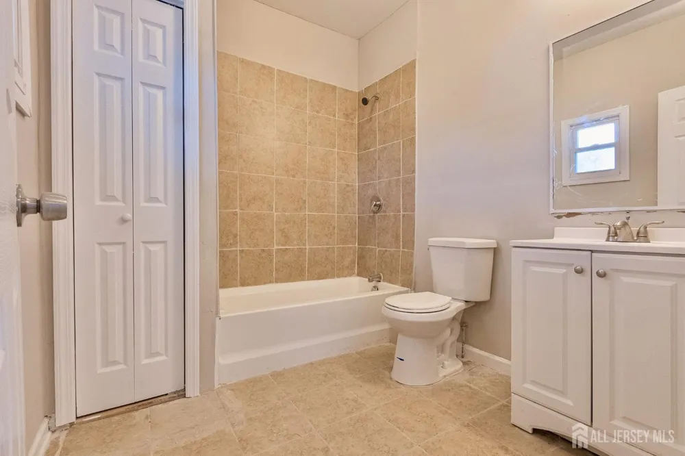 186 17th Street #1 East Orange, NJ 07017