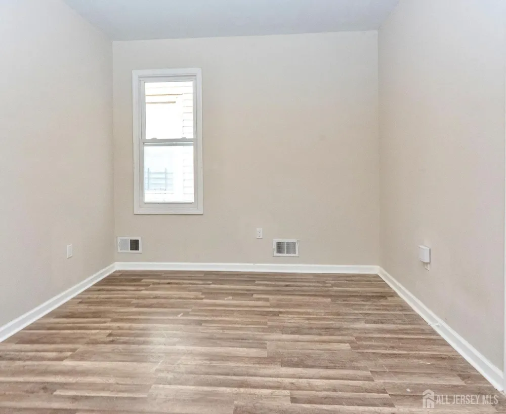 186 17th Street #1 East Orange, NJ 07017