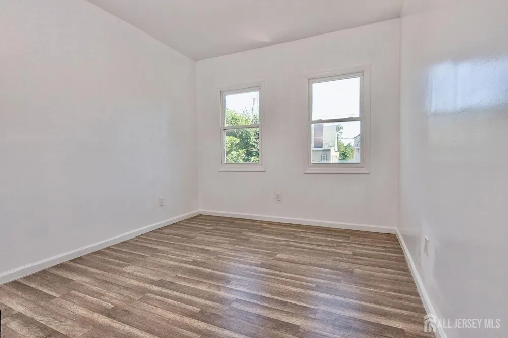 186 17th Street #2 East Orange, NJ 07017