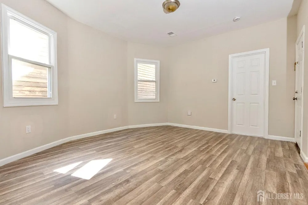 186 17th Street #2 East Orange, NJ 07017