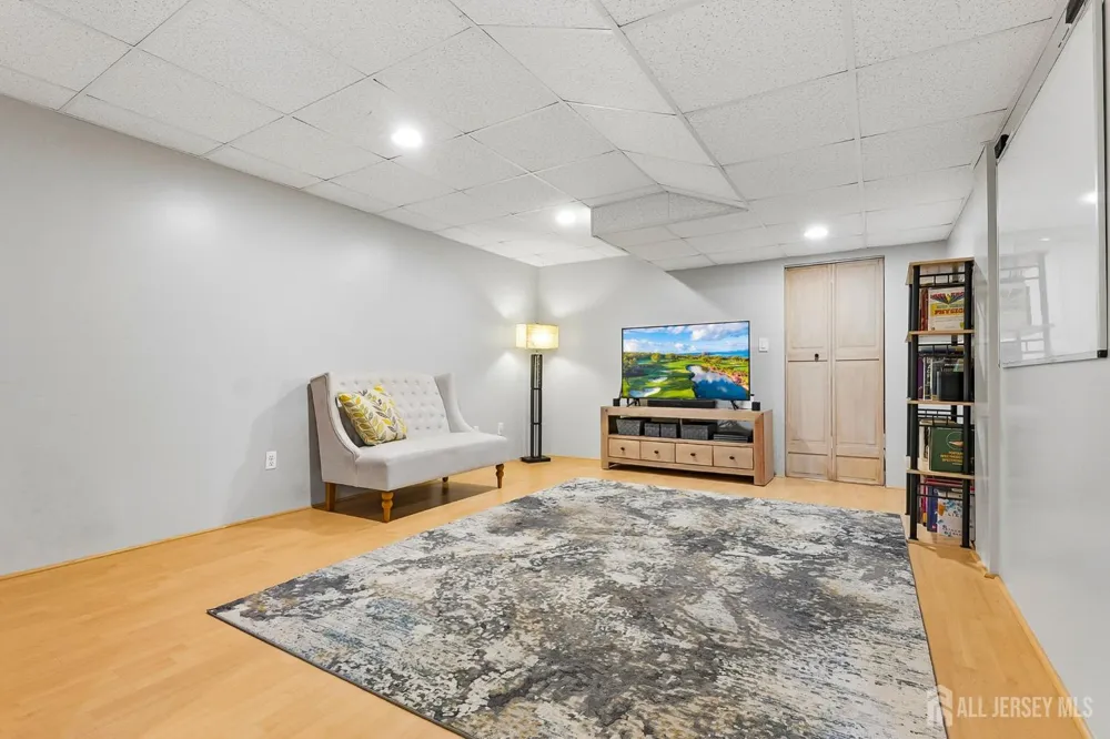 112 Kingsland Circle South Brunswick, NJ 08852